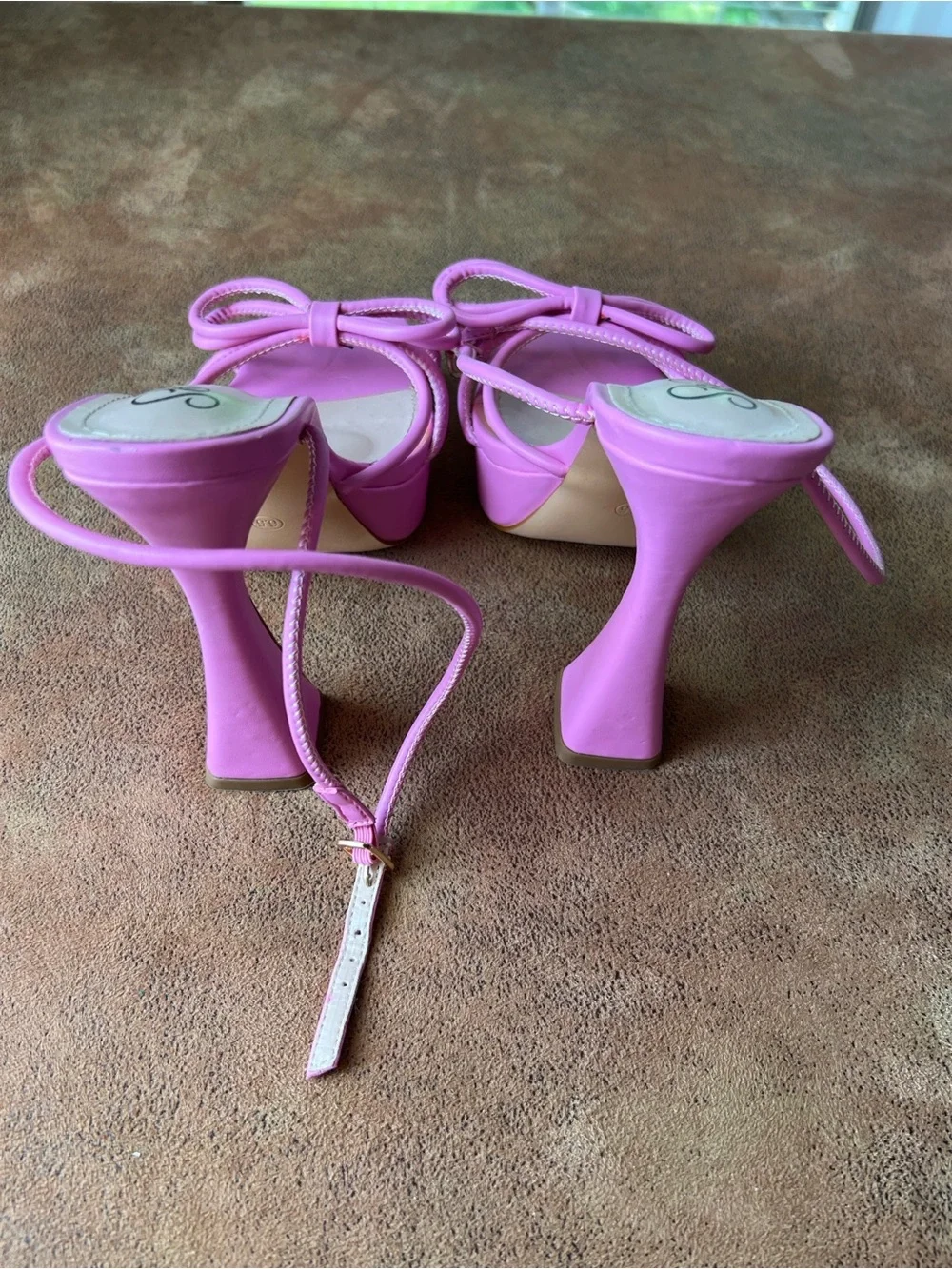 So Me Bubblegum Pink Strappy Bow Heeled Sandals. Size 6.5
